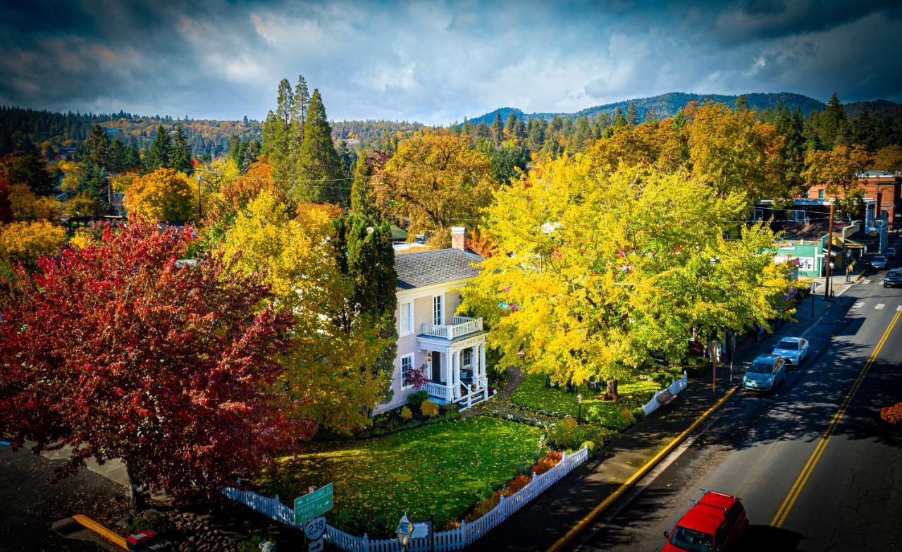 Mccully House Inn แจ็คสันวิลล์ ภายนอก รูปภาพ