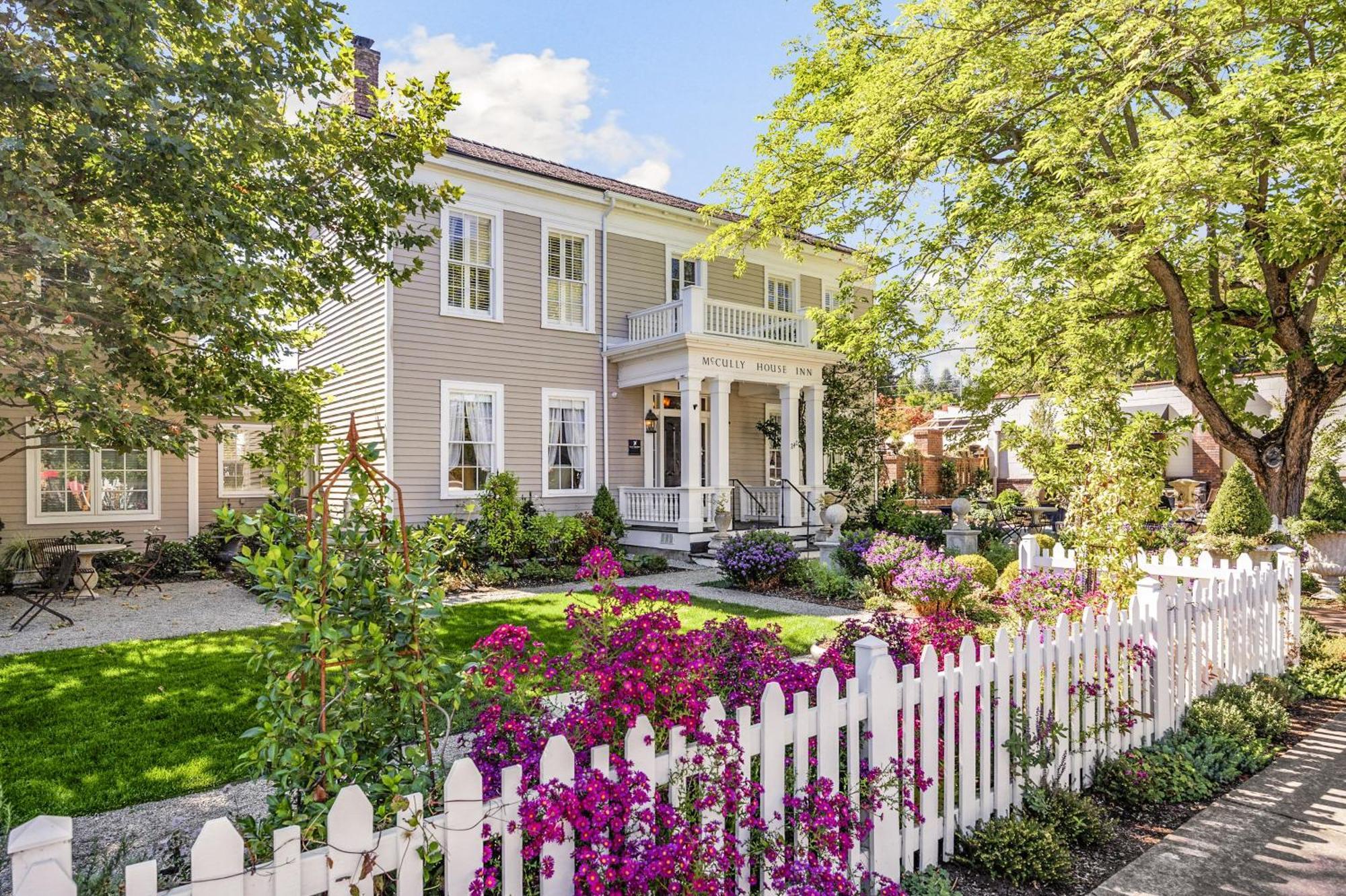 Mccully House Inn แจ็คสันวิลล์ ภายนอก รูปภาพ
